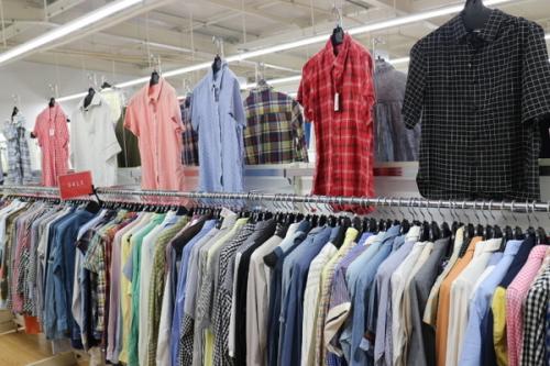 まとめ買いの古着