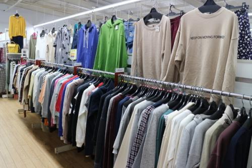 リサイクルショップの古着