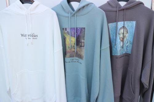 春夏のパーカー