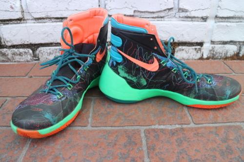 激安のスニーカー