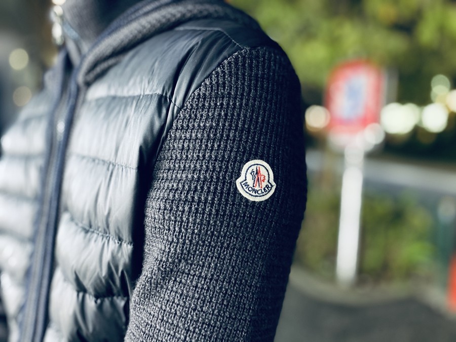 MONCLER (モンクレール) フード収納 切り替え フルジップ ダウン