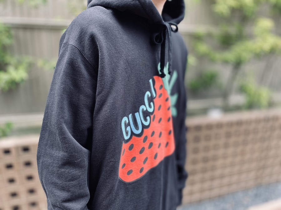 GUCCI グッジ メンズ パーカー ストロベリー