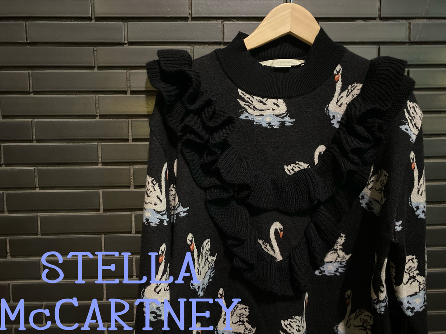 STELLA McCARTNEY/ステラマッカートニー】よりスワン総柄フリルニット