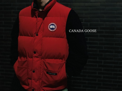 「インポートブランドのCANADA GOOSE 」