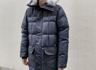 「インポートブランドのCANADA GOOSE 」