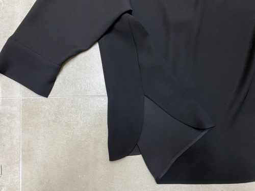 エンフォルドのPEツイルスリットブラウス