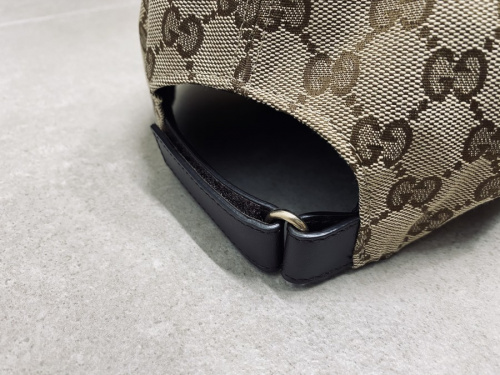 グッチのキャップ