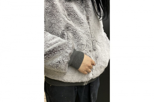 フェイクファーボンバージャケットのレディース