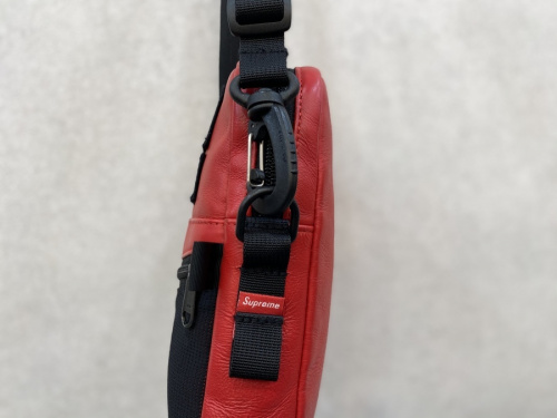 Leather Shoulder Bagのメンズ