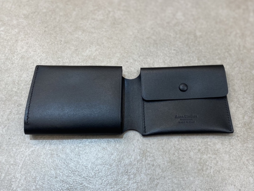 acne studiosのアクネストゥディオズ