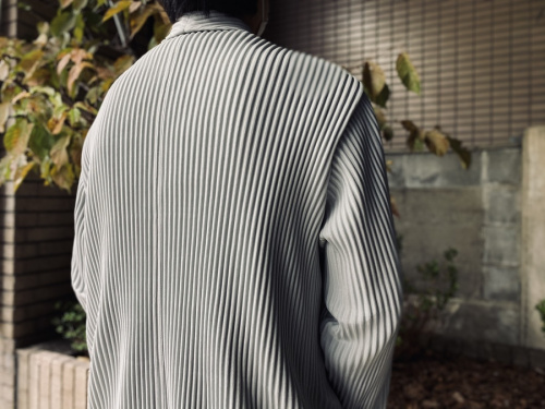 オム プリッセ イッセイ ミヤケのプリーツコート