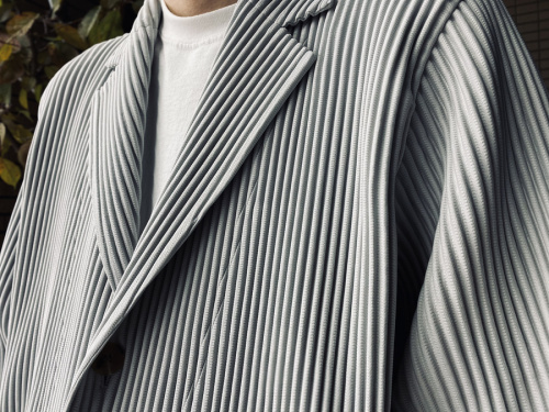 プリーツコートのメンズ