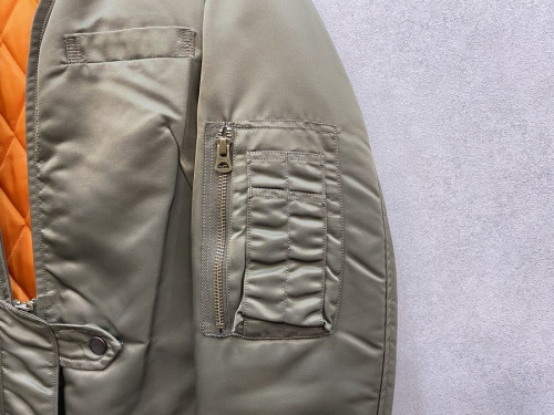 マメ クロゴウチのMA-1コート