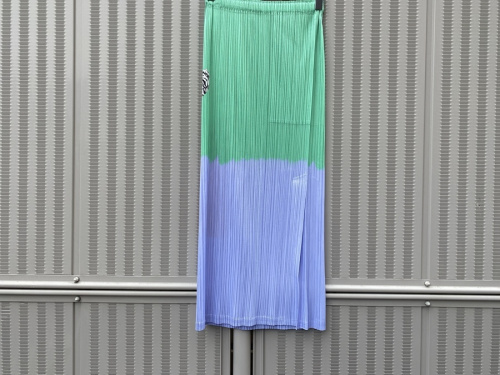 PLEATS PLEASEのプリーツプリーズ