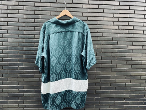 二ポアロハの花柄シルクアロハシャツ