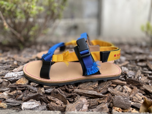 マルニのSTRAP SANDALS