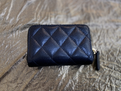 シャネルのキャビアスキンマトラッセコインケース