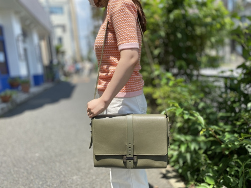 バッグルメッセンジャーバッグのユニセックス