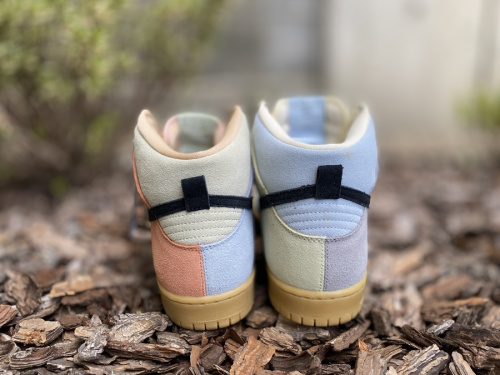 ナイキエスビーのDUNK SB HIGH PRO EASTER SPECTRUM