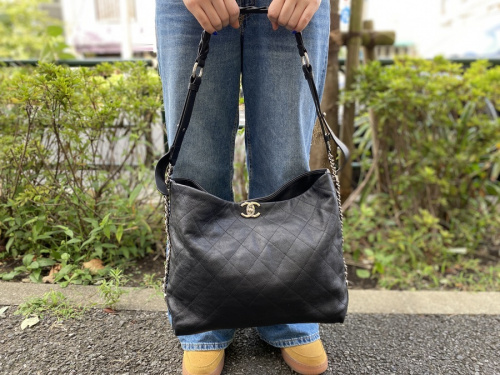 シャネルのキルティングワンショルダーバッグ