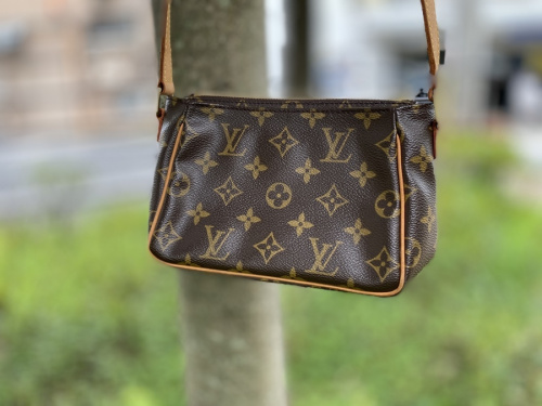 ルイ ヴィトン のヴィバ・シテPM ショルダーバッグ