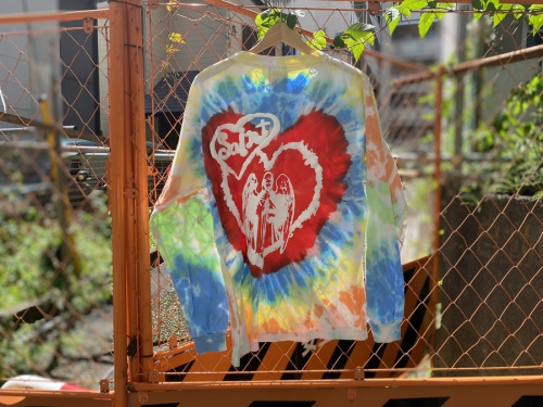 セントマイケルのタイダイフロッキープリントL/STシャツ