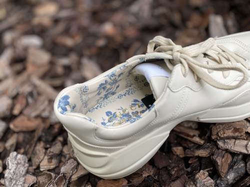 ニューヨーク ヤンキースのNYプリントダッドスニーカー