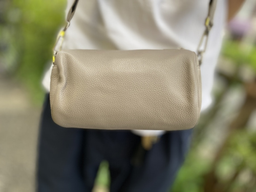 ディオール オムのクロスボディーポーチ