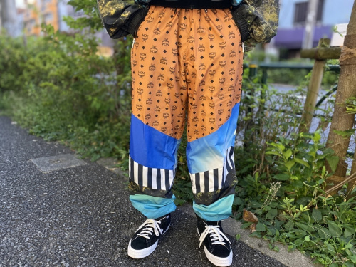 エムシーエム バイ フェノメノンのナイロンセットアップ