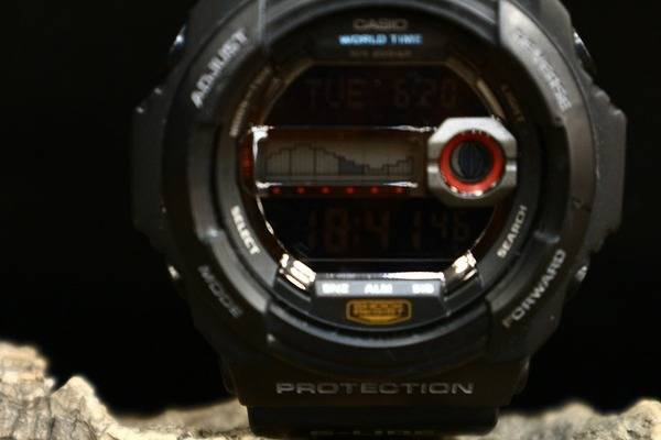 男の腕には黒のG-SHOCKが良く似合う。人気のコラボアイテムもご 男の腕には黒のG-SHOCKが良く似合う。人気のコラボアイテムもご