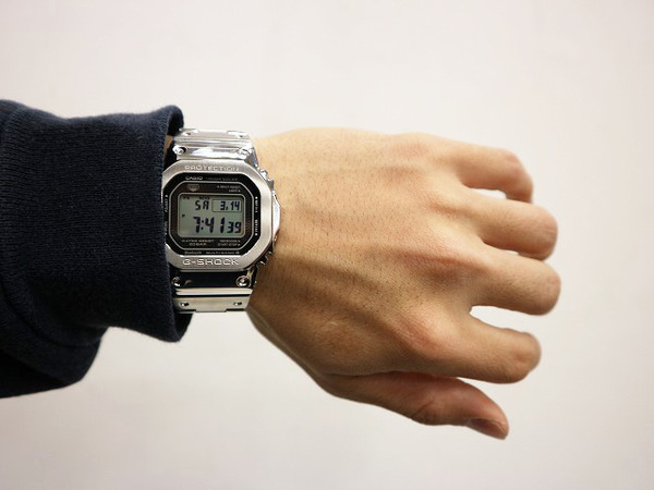 カシオ　Gshock  GMW-B5000D-1JF