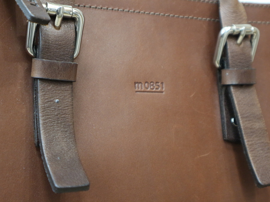 M0851/エム ゼロ エイト ファイブ ワンから2WAYレザーバッグ入荷です  