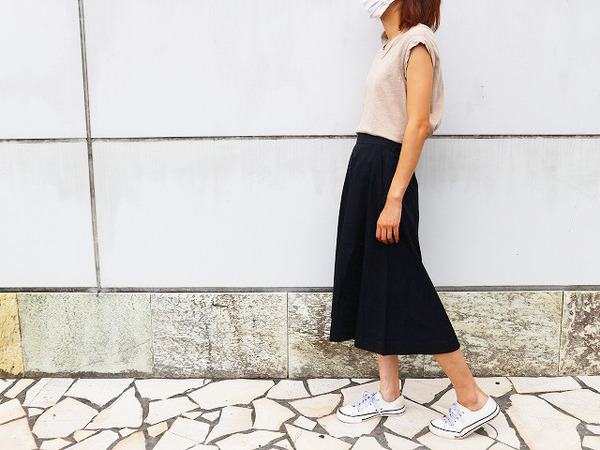 MARGARET HOWELL/マーガレットハウエル】からGLAZED COTTON CUPRA 