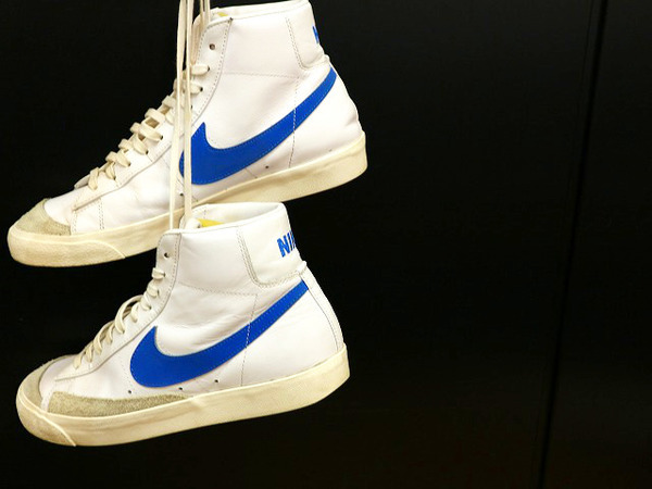 NIKE BLAZER MID 77 ハイカットスニーカー