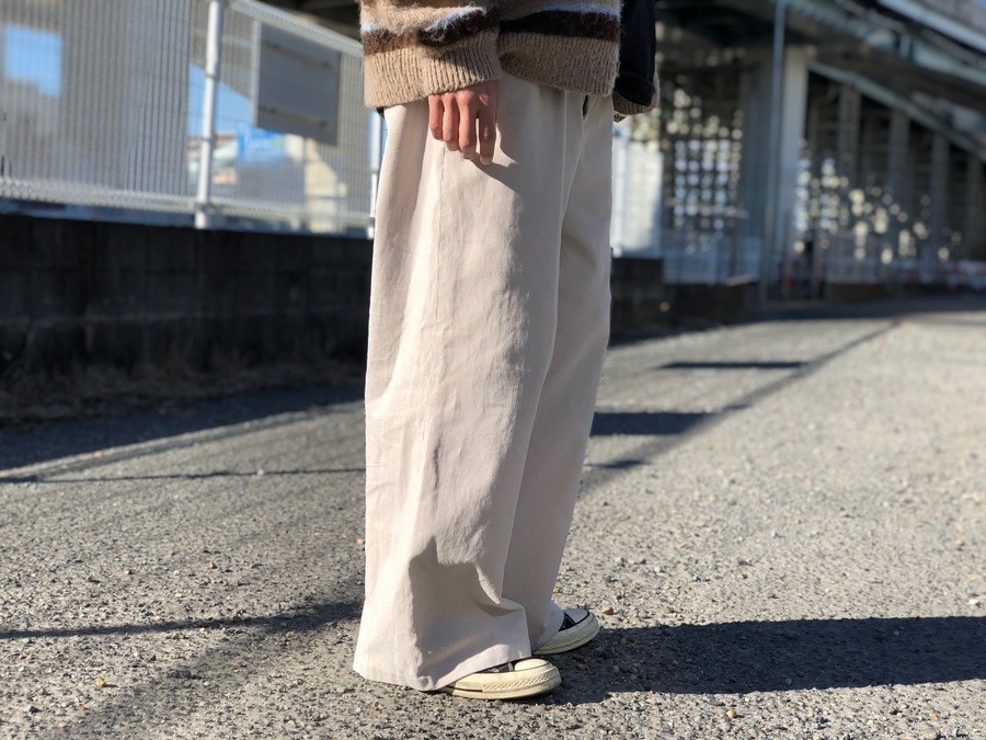 AURALEE(オーラリー) WASHED CORDUROY TAPERED SLACKS