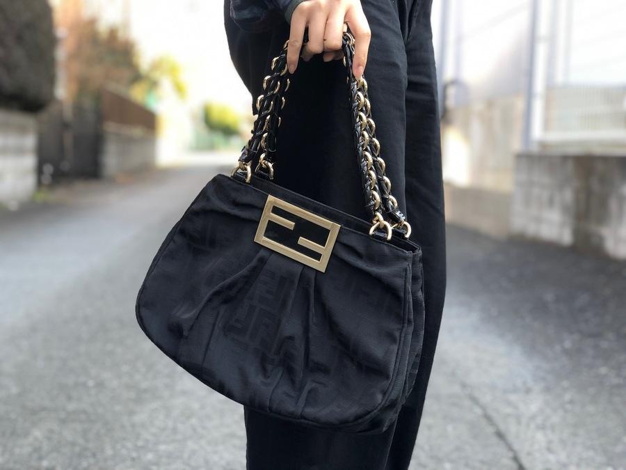美品!!FENDI エナメル ミアチェーン バック ズッカ柄 smcint.com