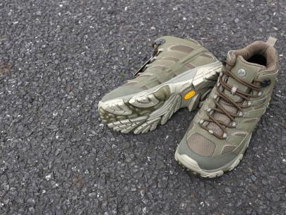 「アウトドアブランドのMERRELL 」