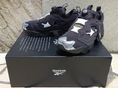 「スニーカーのReebok 」