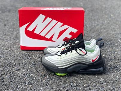 「スニーカーのNIKE 」