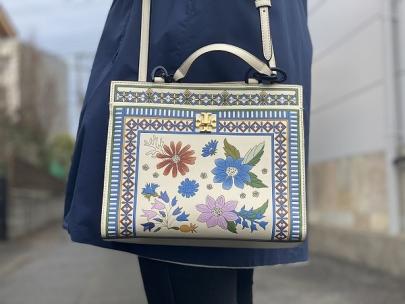 「インポートブランドのTORY BURCH 」