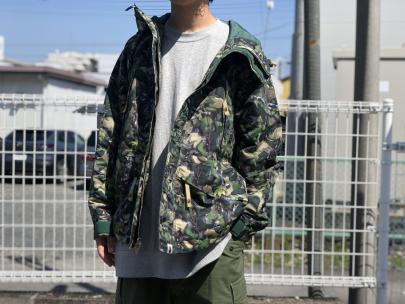 「ストリートブランドのA BATHING APE 」