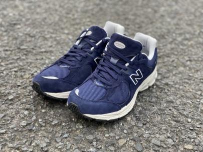 「スニーカーのNEW BALANCE 」