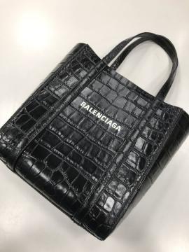 「ラグジュアリーブランドのBALENCIAGA 」
