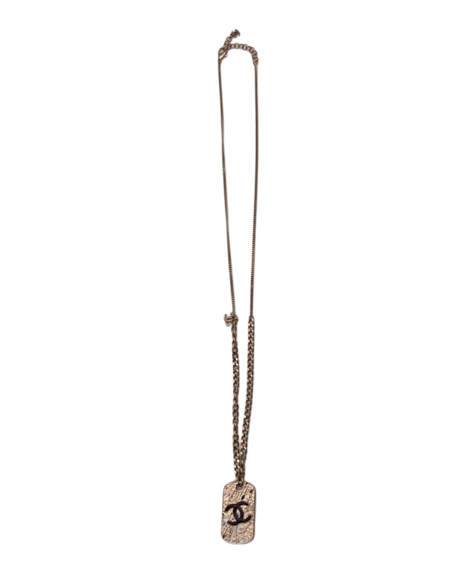 CHANEL ドッグタグ ネックレス ゴールド CHANEL / シャネル】ドックタグネックレス | 日常に溶け込むゴールドの