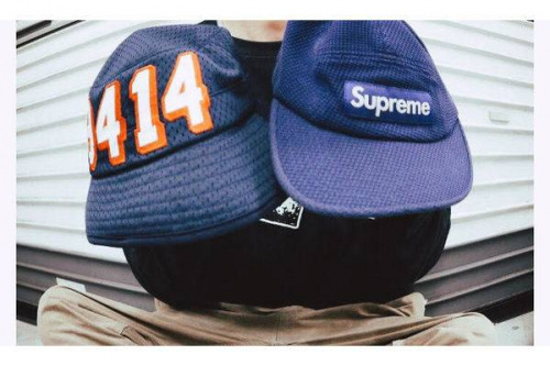 SUPREMEのシュプリーム