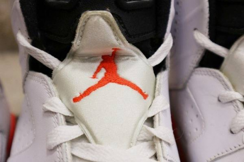 リサイクルのシューズ