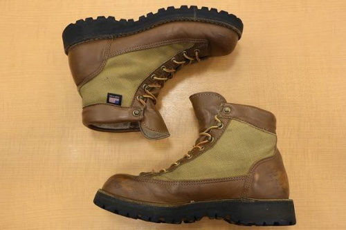 靴のブーツ