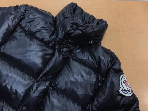 買取強化のMONCLER
