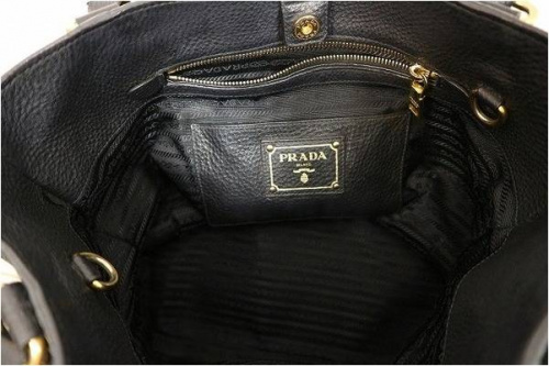 PRADAのYVES SAINT LAURENT