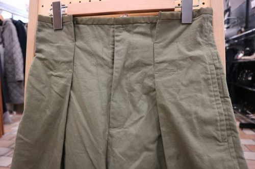 Ray BEAMSのワイドパンツ